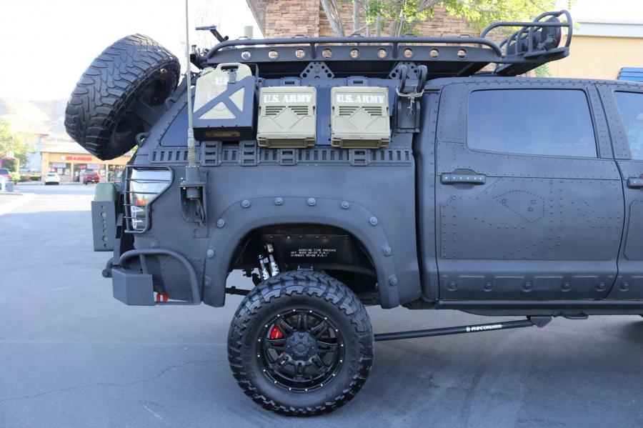 Детали экстерьера Toyota Tundra CrewMax 4x4 Zombie Apocalypse 2013 года  (фото 249 из 461)